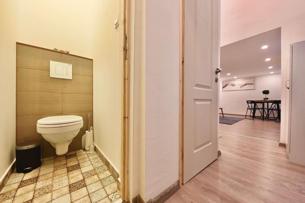 Cute Gallery Flat In Kiraly Street Budapest Kültér fotó