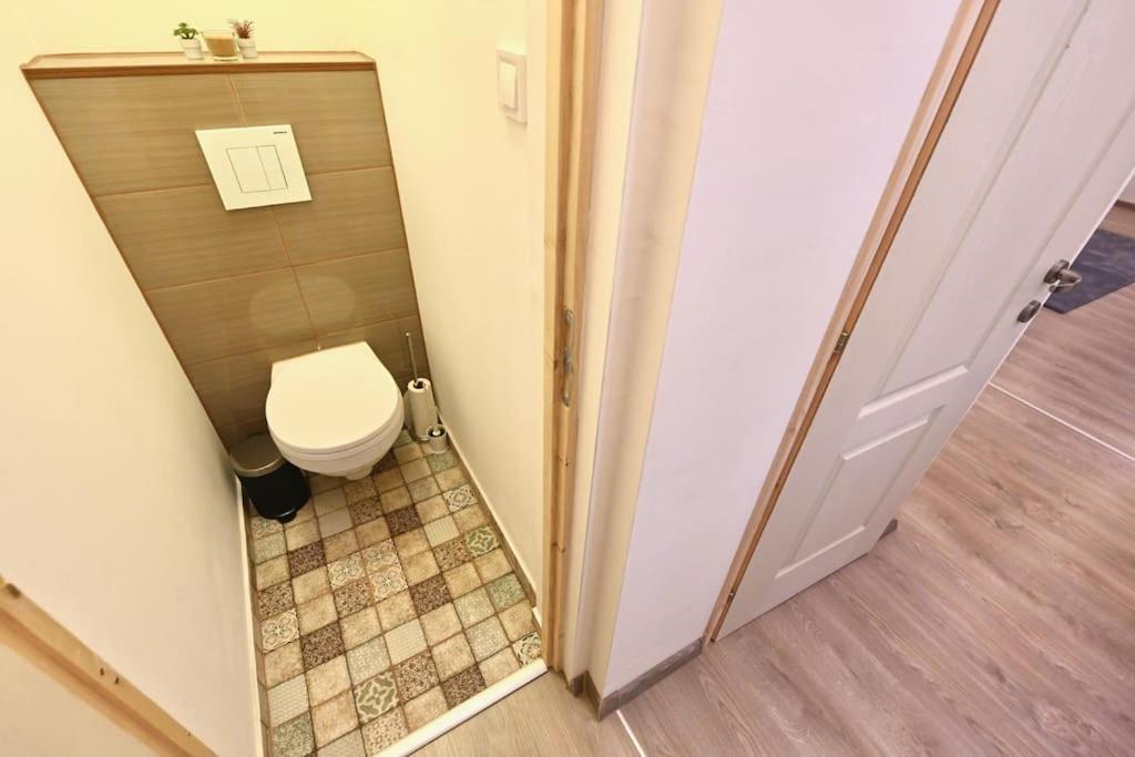 Cute Gallery Flat In Kiraly Street Budapest Kültér fotó